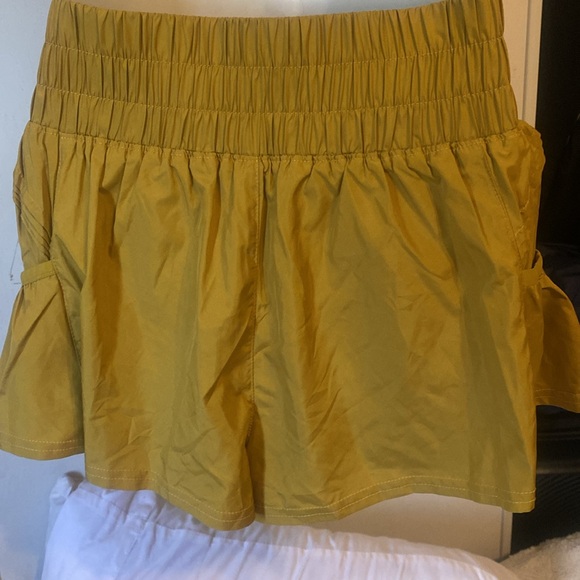 Mustard Yellow Smocked Waist Skirt with Pocket Detail size xs new with out tag - Picture 1 of 7
